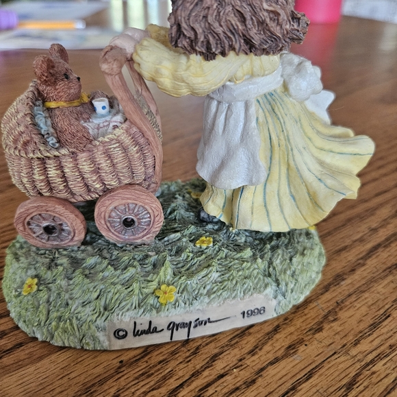 Linda Grayson Tea Party Teddies - Picture 3 of 6